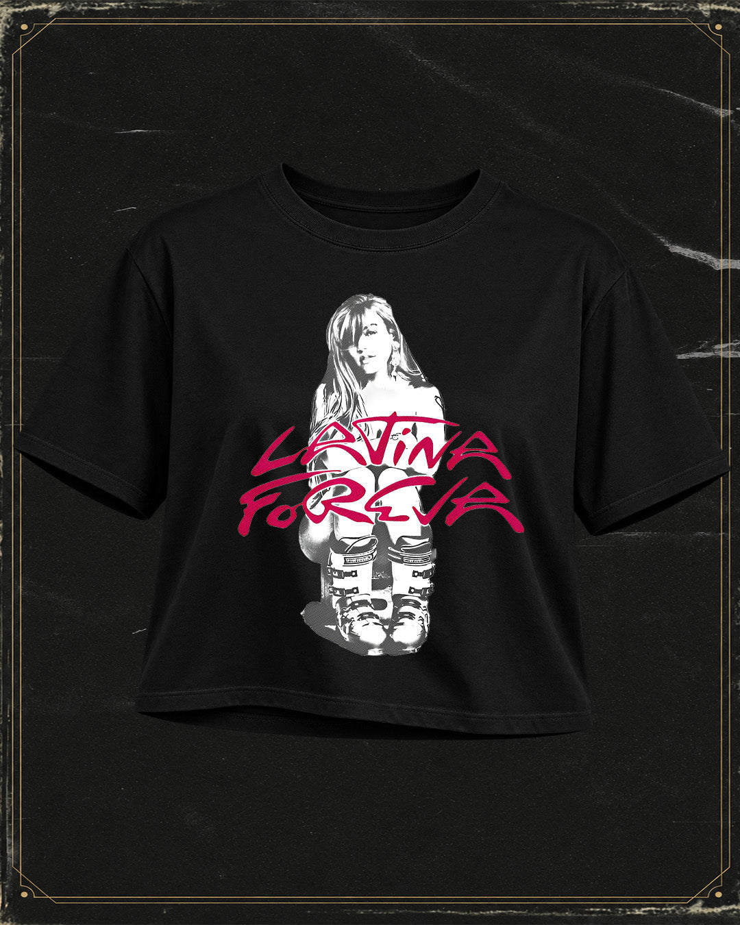 Polera Tipo Crop Karol G - Estampado delantero y trasero