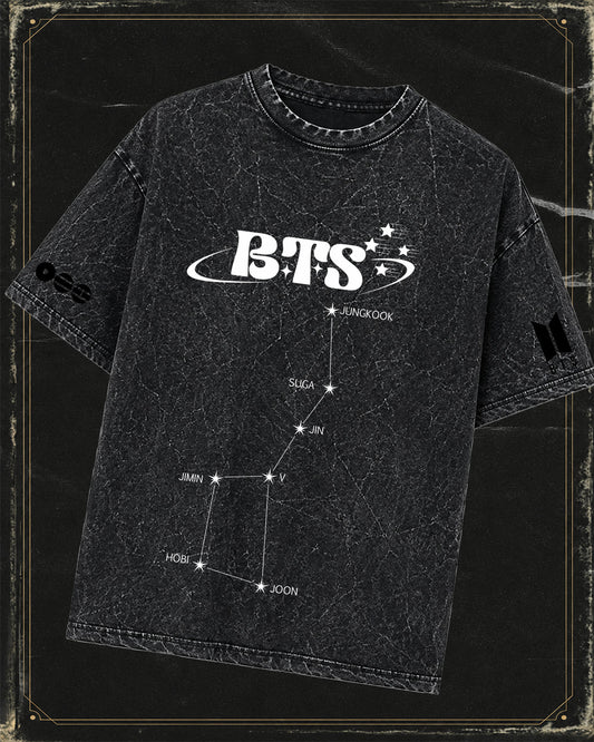 Polera BTS Constelación - Efecto mineral wash
